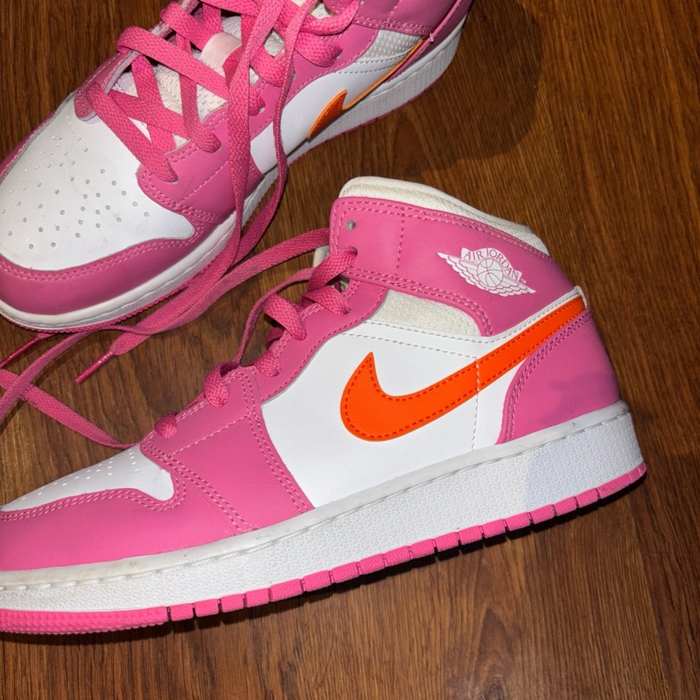 Pinksickle nike jordan 1 mid